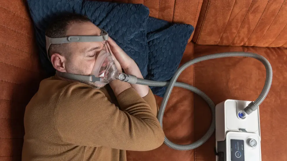 Dormindo muito e acordando cansado?                 Apneia do Sono: Sinais e Tratamento